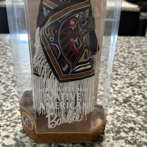 Northwest Coast Native American Barbie 1999 Collector Edition Mattel - Picture 8 of 8